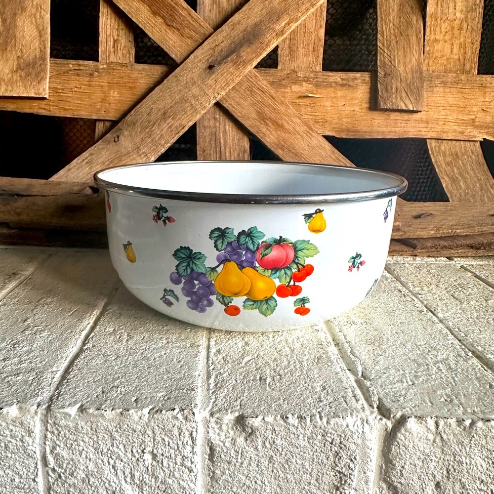 Vintage GMI Nesting Bowl Enamel (50)